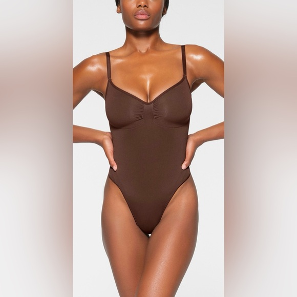 SKIMS Scultping Shapewear (Various Styles & Sizes) - Picture 6 of 9